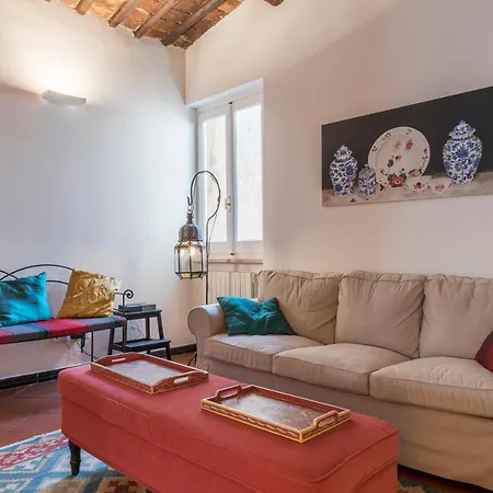 아파트 Three Bedrooms In World-famous Via Giulia - Fromhometorome *