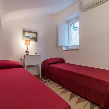 Three Bedrooms In World-famous Via Giulia - Fromhometorome 로마