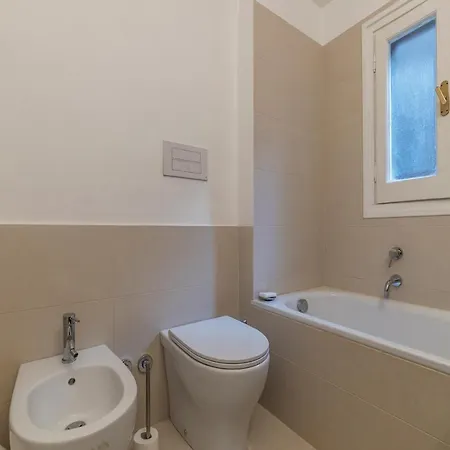 Three Bedrooms In World-famous Via Giulia - Fromhometorome Apartment *