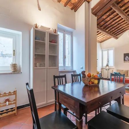 아파트 Three Bedrooms In World-famous Via Giulia - Fromhometorome *