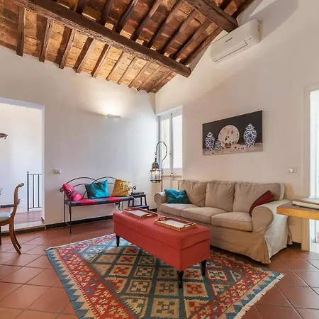 Three Bedrooms In World-famous Via Giulia - Fromhometorome Řím