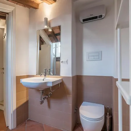 Three Bedrooms In World-famous Via Giulia - Fromhometorome *
